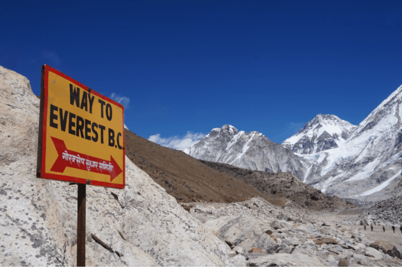 Sign to Everest