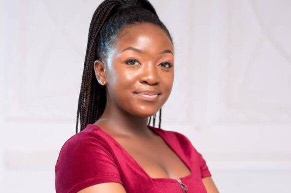 This image has an empty alt attribute; its file name is Nellie-1-1-580x385.jpeg